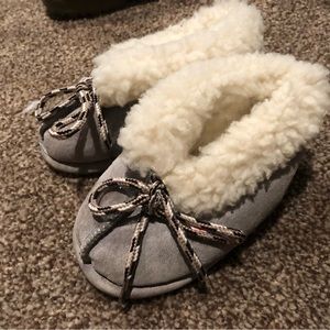 The Woolworks baby 5 unisex leather shearling wool sheepskin slippers moccasins